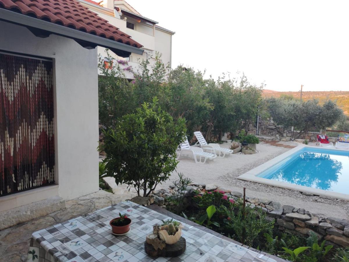 Vacation House Milka Milna  Luaran gambar